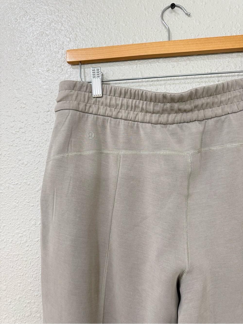 Lululemon Softstreme High-Rise Jogger Pants Size 10 - Picture 4 of 7